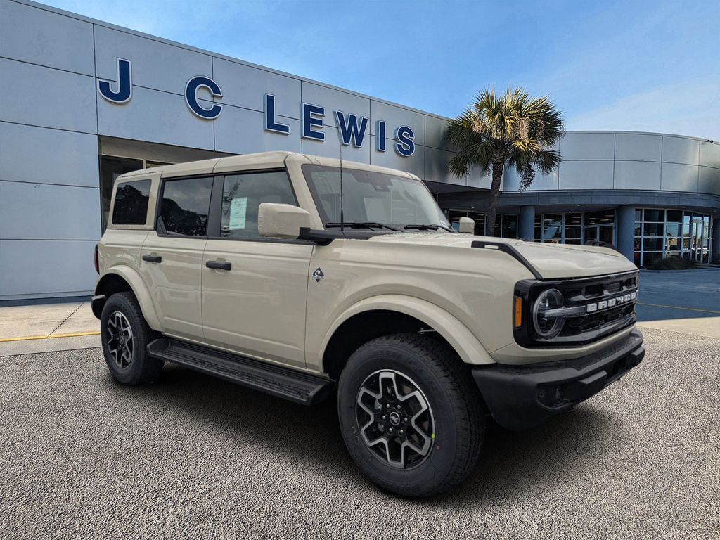 2026 Ford Bronco Outer Banks
