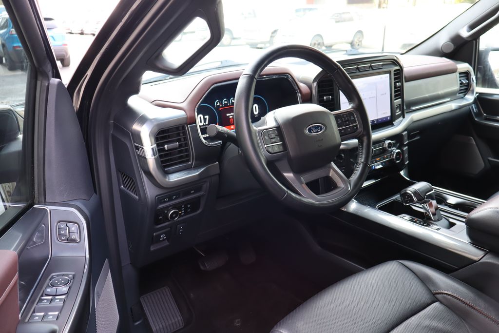 View vehicle photo 4