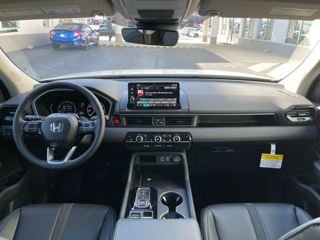 Thumbnail: 2025 Honda Pilot - 10