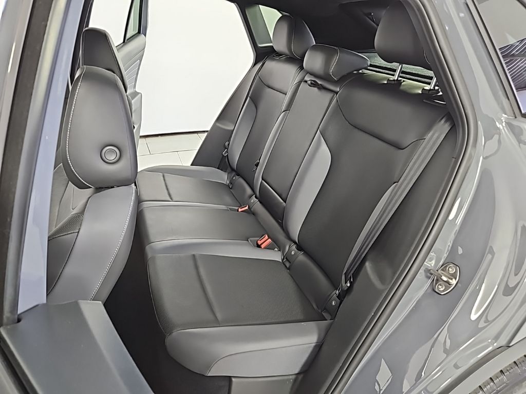 Thumbnail: 2023 Volkswagen ID.4 - 21