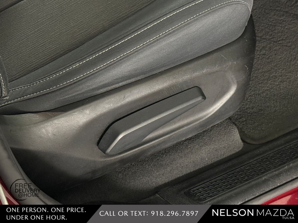 Used 2023 Red Jeep Laredo image 42