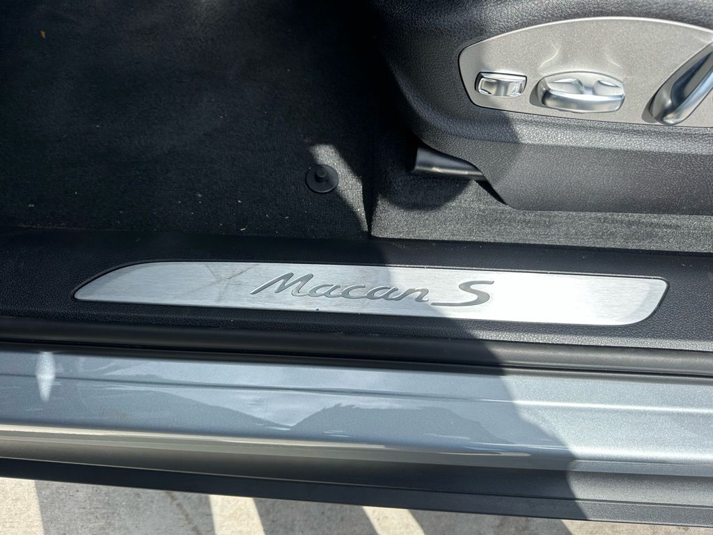 Thumbnail: 2026 Porsche Macan - 24