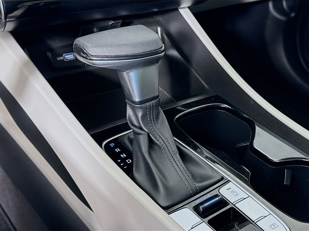 Thumbnail: 2022 Hyundai Tucson - 16