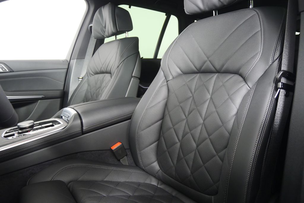 Thumbnail: 2026 BMW X5 - 10