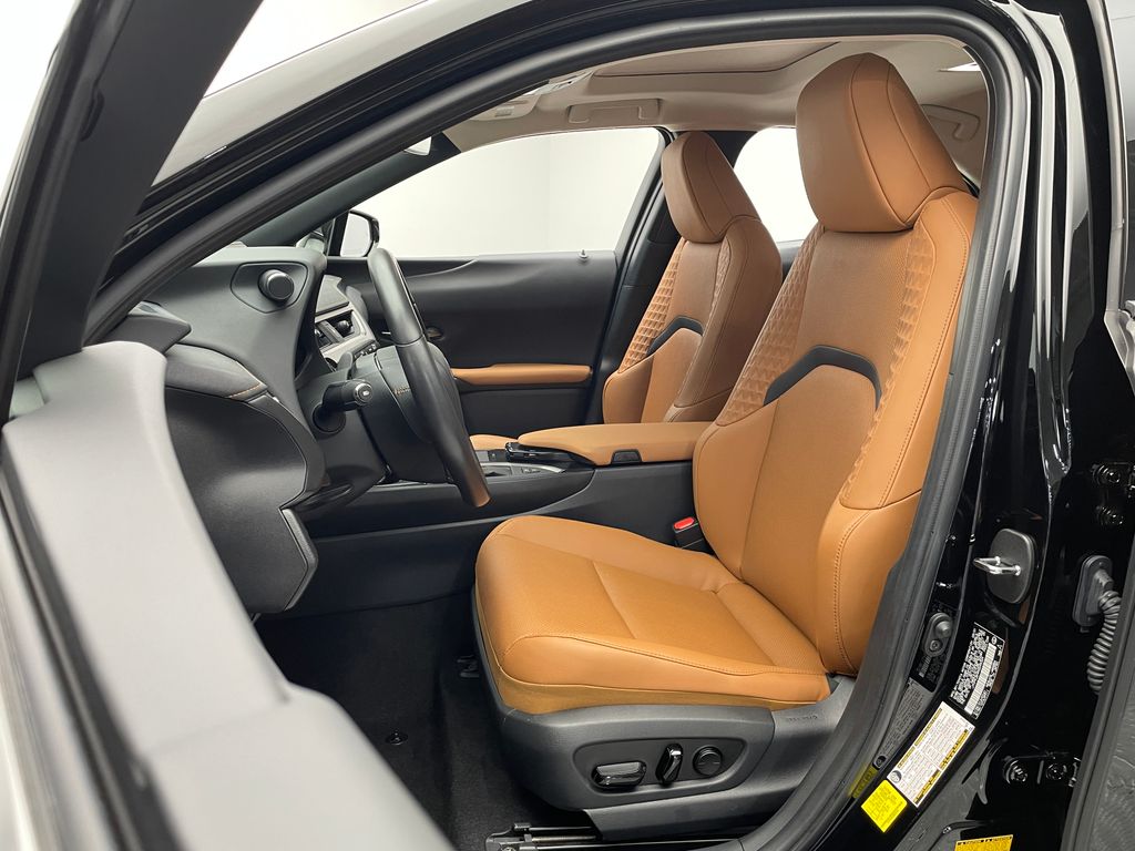 Thumbnail: 2021 Lexus UX - 13