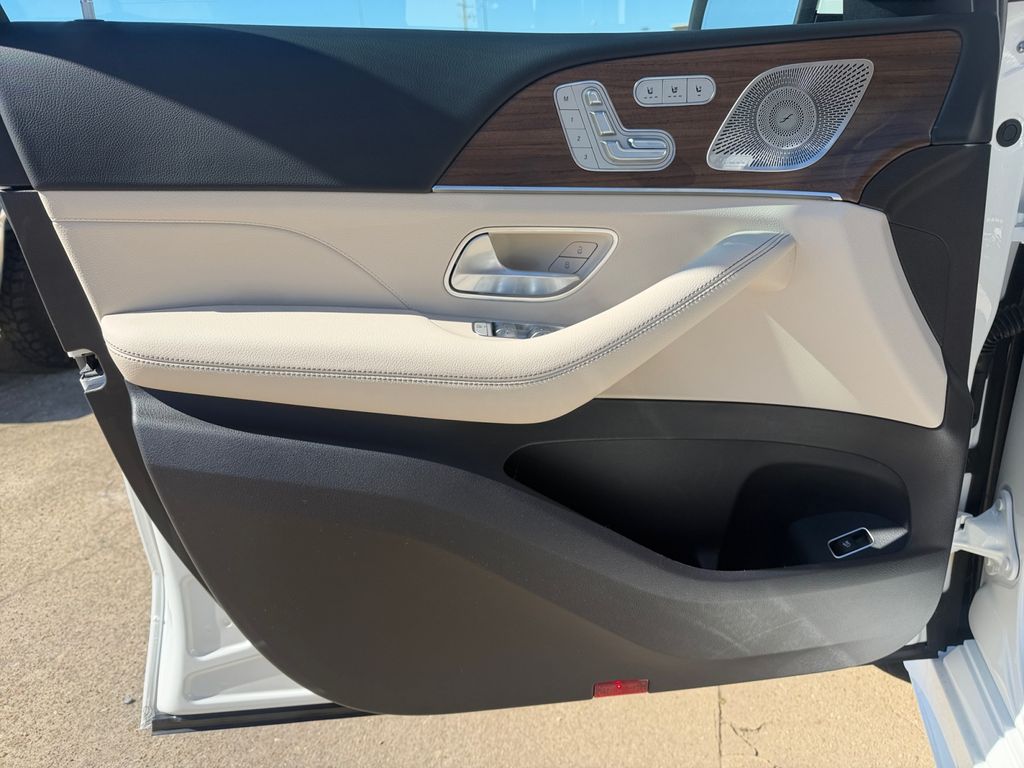 new 2026 Mercedes-Benz GLE car