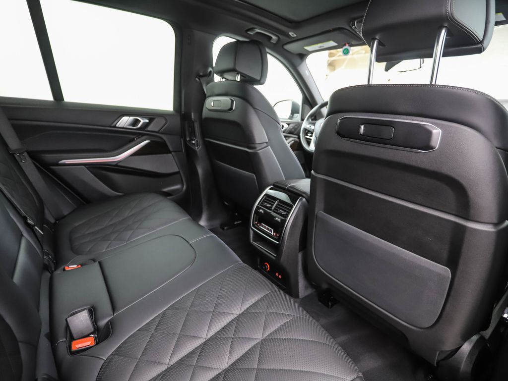 Thumbnail: 2025 BMW X5 - 25