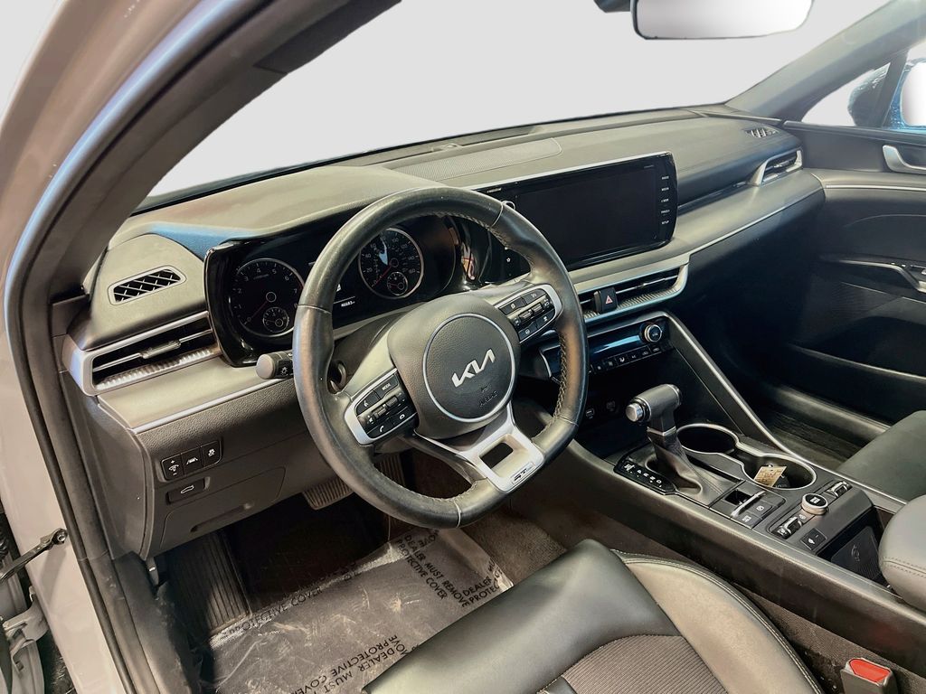 Used 2024 Wolf Gray Kia GT-Line image 9