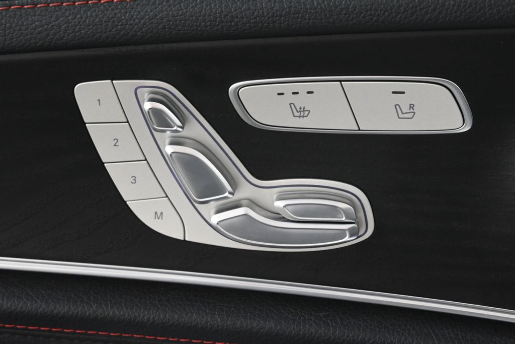 Thumbnail: 2020 Mercedes-Benz E-Class - 28