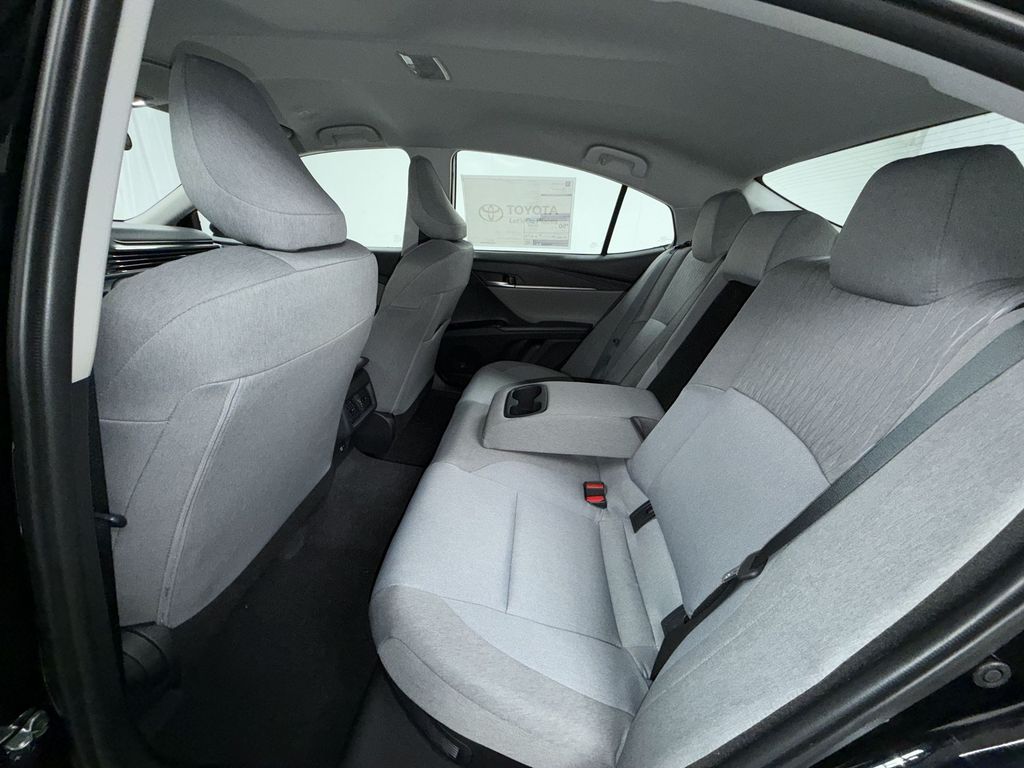 2026 Toyota Camry LE - Photo 13