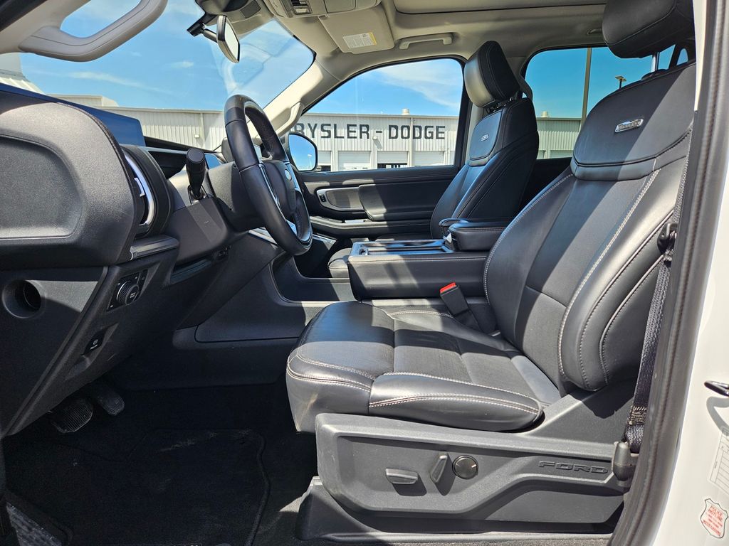 Used Car 2025 Ford Expedition  Platinum For Sale Under $80,000 In San Marcos, Texas