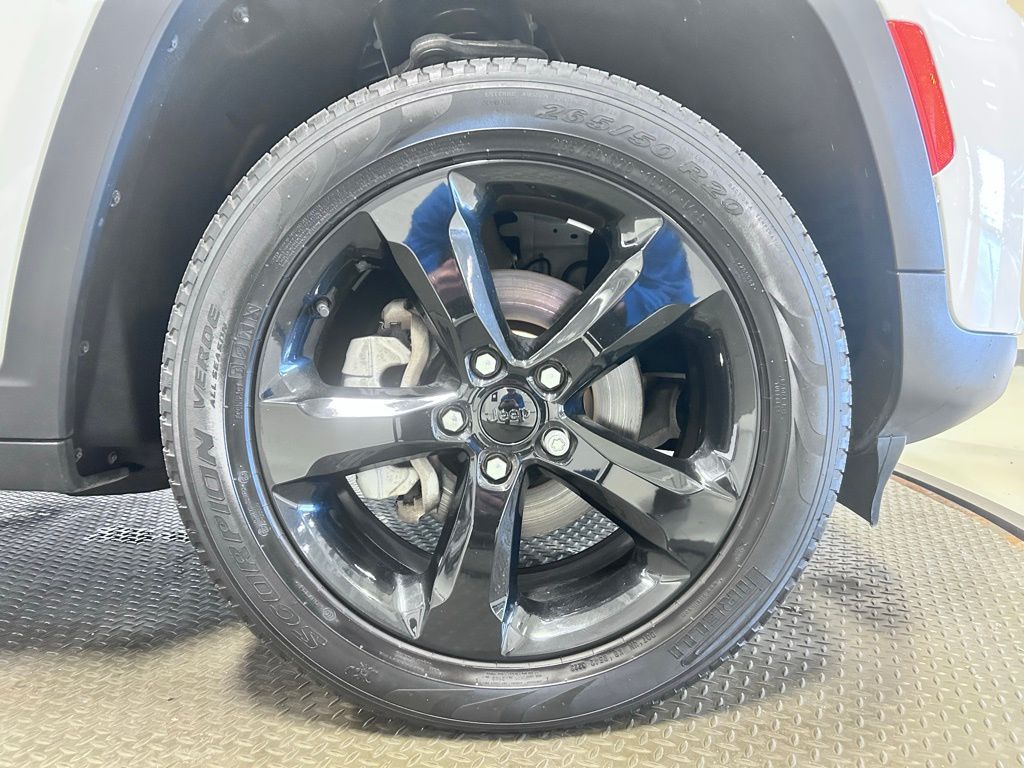 used 2024 Jeep Grand Cherokee car, priced at $36,712