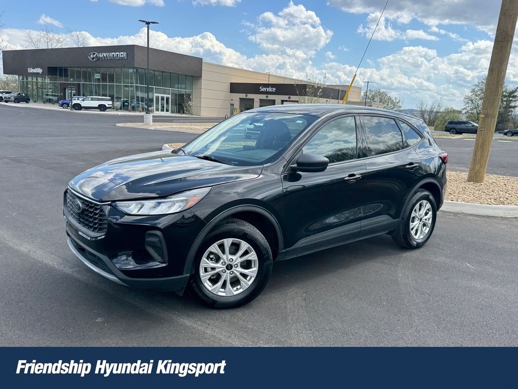 Black Metallic 2025 Ford Escape Active AWD SUV / Crossover All-Wheel Drive 8-Speed Automatic