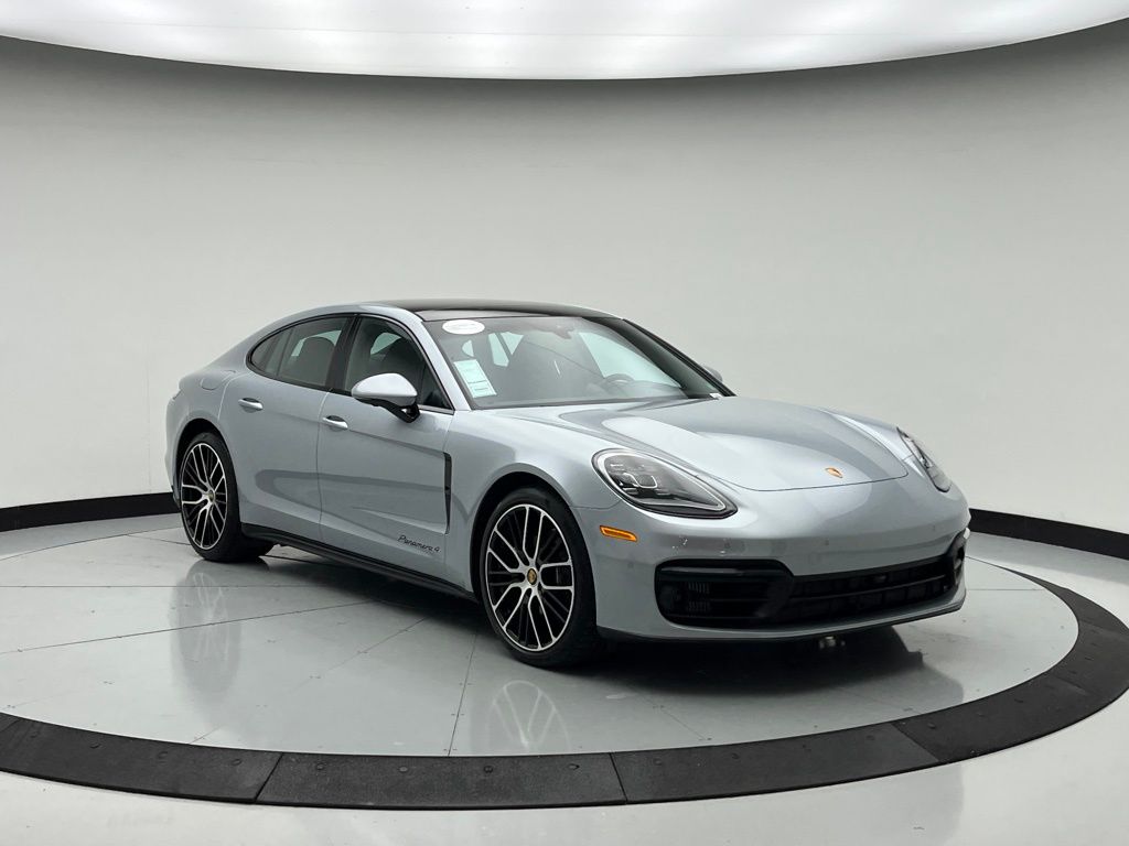 2023 Porsche Panamera 4 8