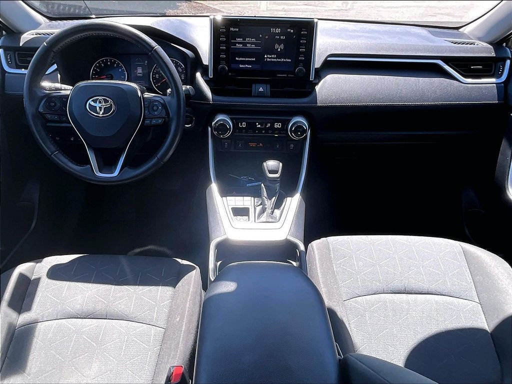 2021 Toyota RAV4 — photo 21