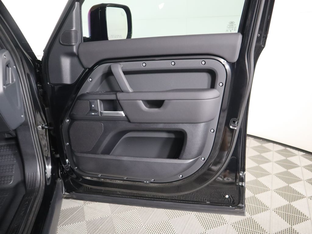 Thumbnail: 2025 Land Rover Defender - 26