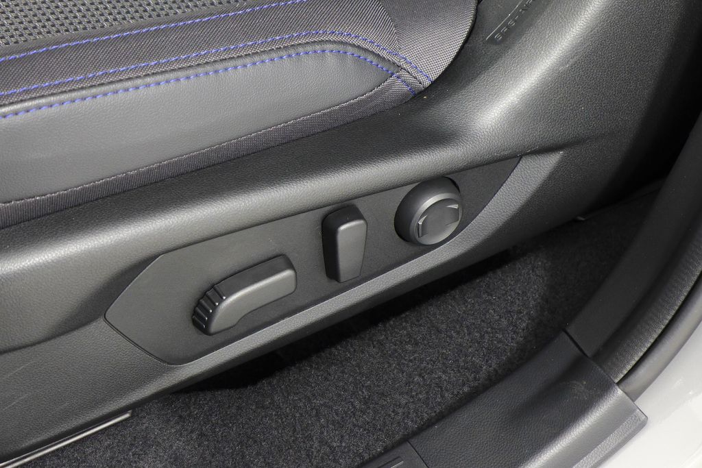 2025 Subaru Forester Premium 23