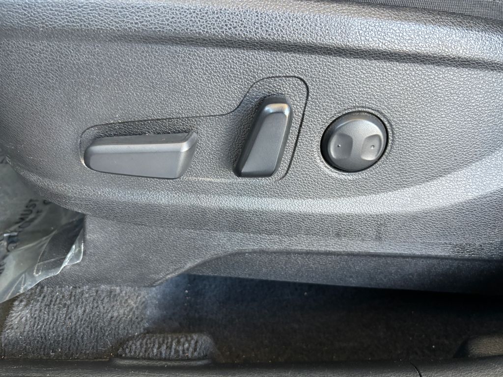 Thumbnail: 2021 Kia Telluride - 24