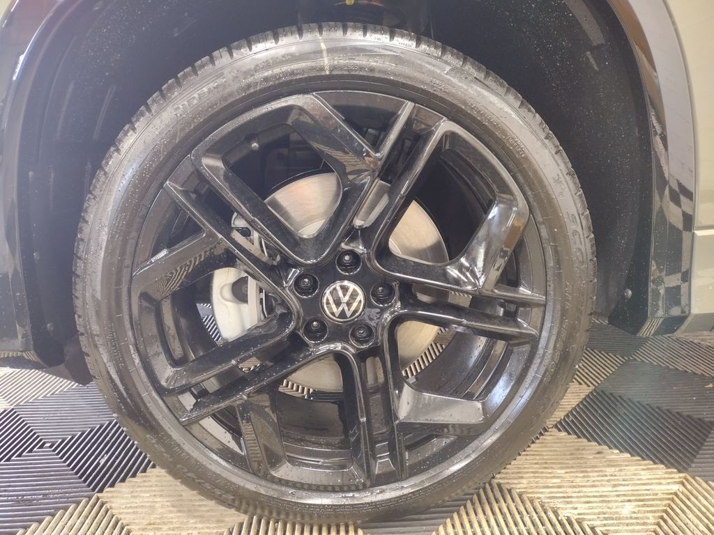 2025 Volkswagen Tiguan 2.0T SE R-Line Black