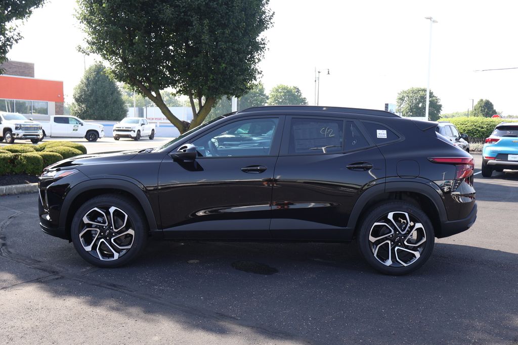 Thumbnail: 2025 Chevrolet Trax - 4