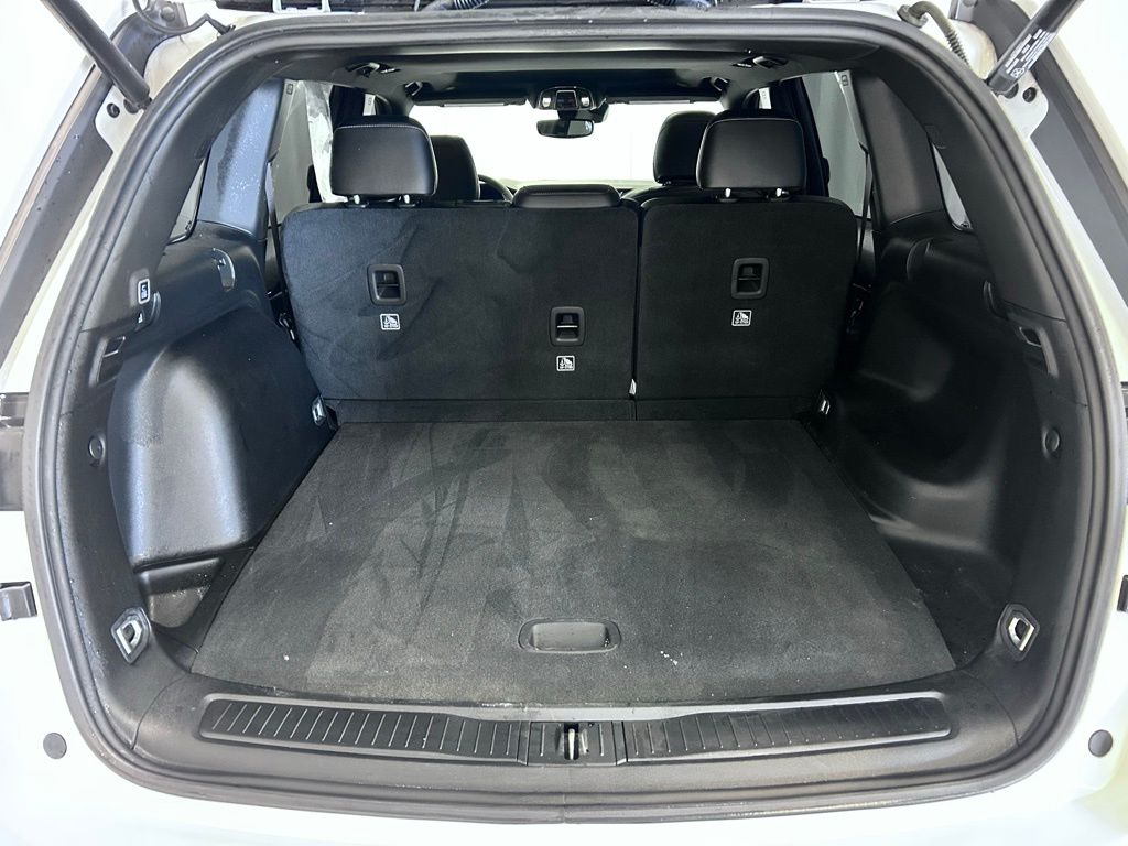 used 2023 Jeep Grand Cherokee car, priced at $32,990