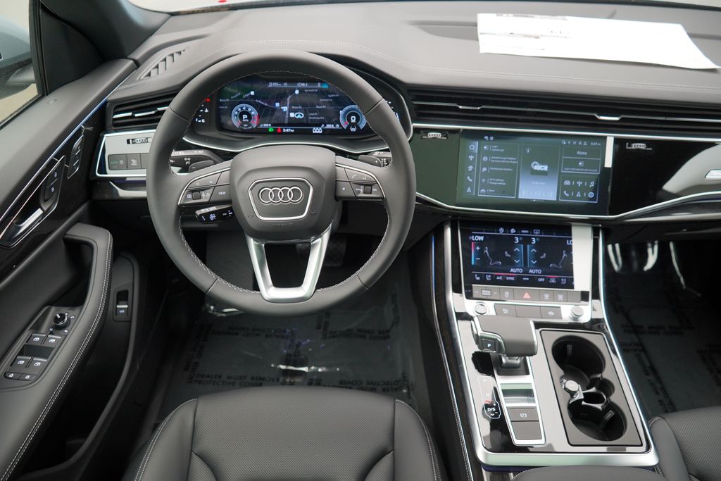 2025 Audi Q8  12