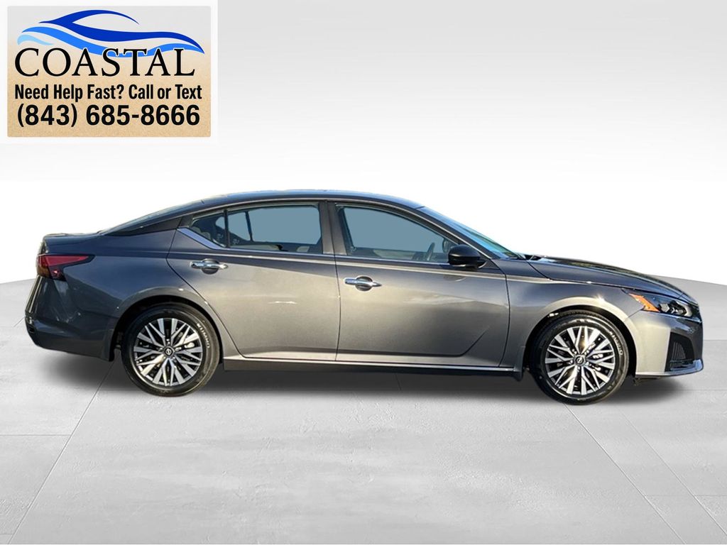 2025 Nissan Altima 2.5 SV - 5