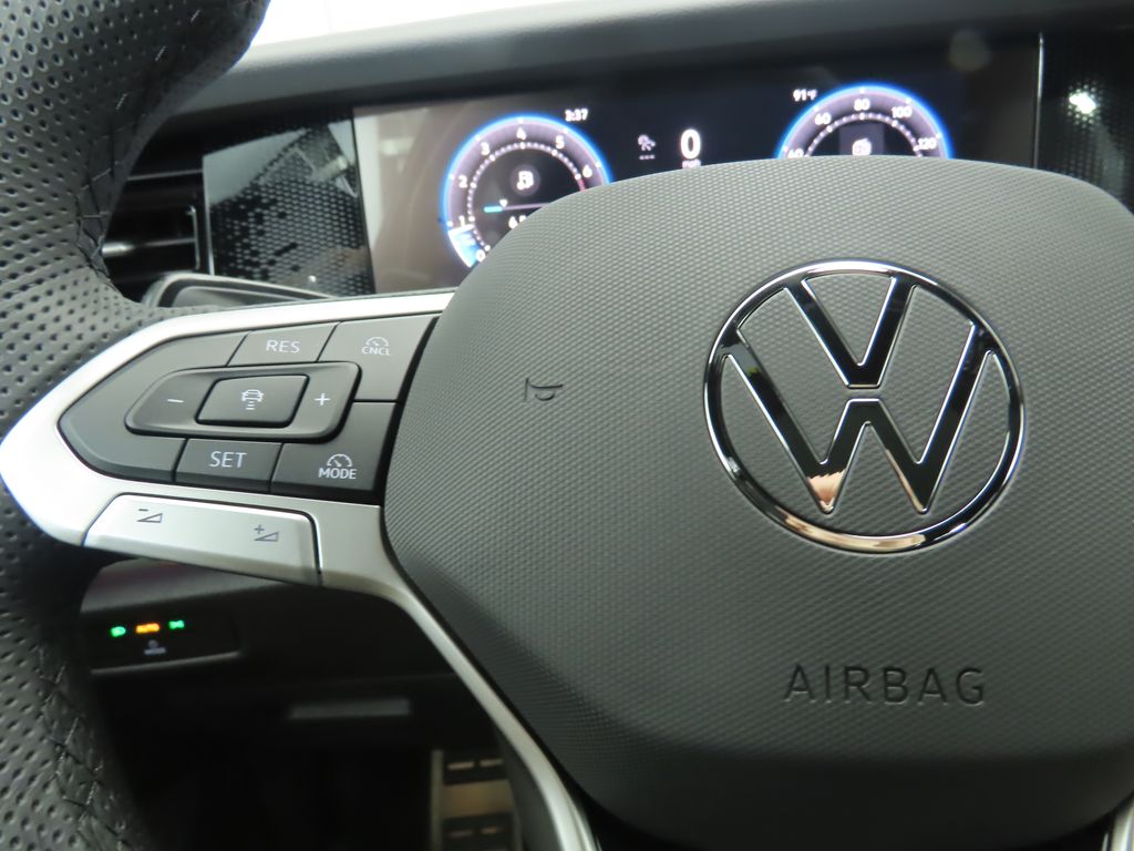 Thumbnail: 2025 Volkswagen Tiguan - 12