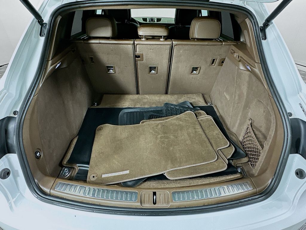 Thumbnail: 2018 Porsche Macan - 26