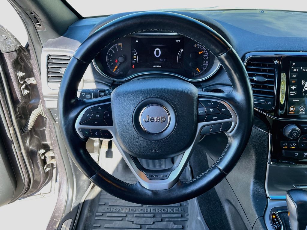 Used 2021 Gray Jeep Limited image 11