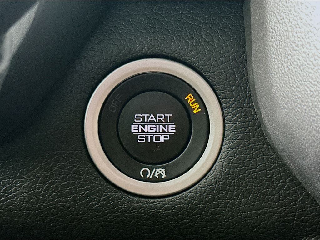 Used 2025 Black Ram Laramie image 28