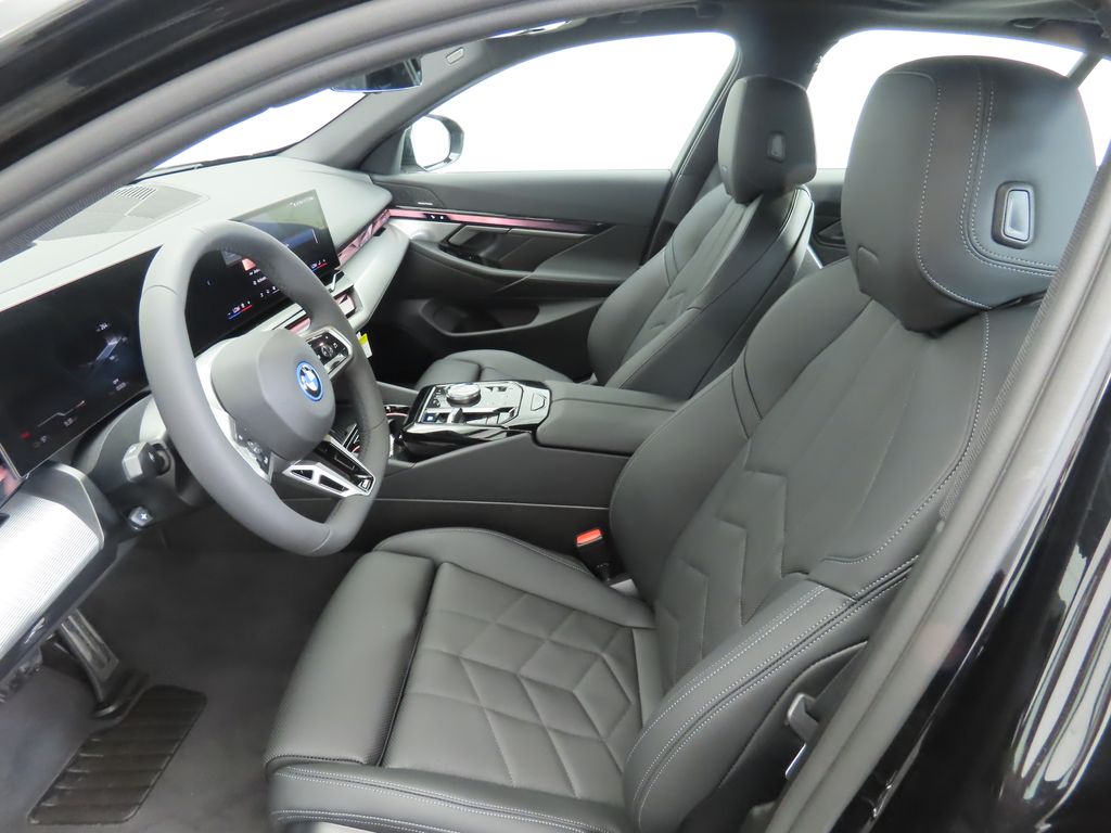 Thumbnail: 2026 BMW i5 - 18