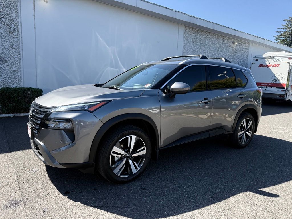 2025 Nissan Rogue Gris (Gun Metallic) SUV/Crossover Tracción en las cuatro ruedas Transmisión variable continua