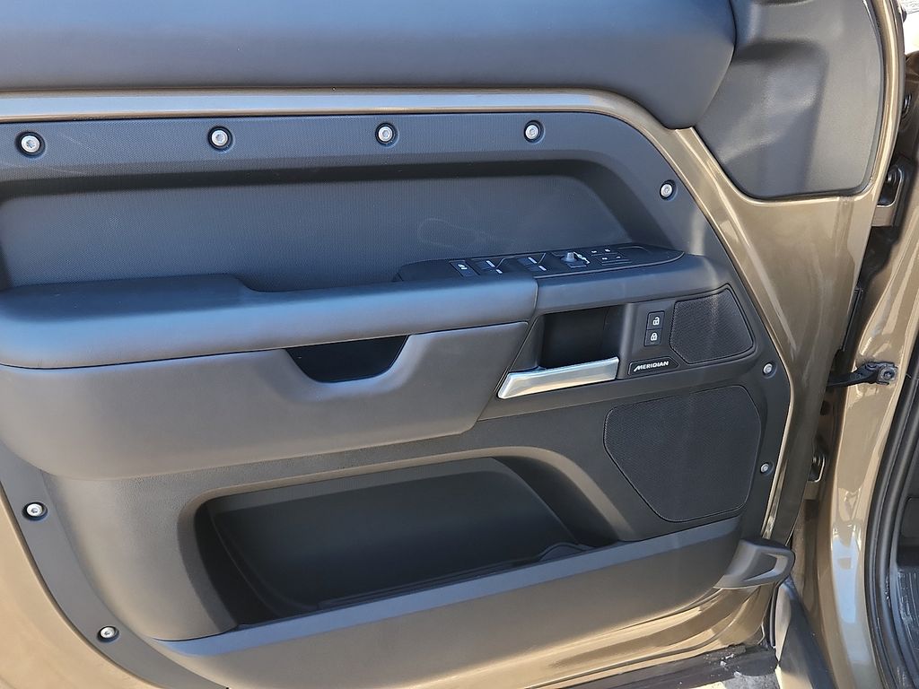 Thumbnail: 2025 Land Rover Defender - 12