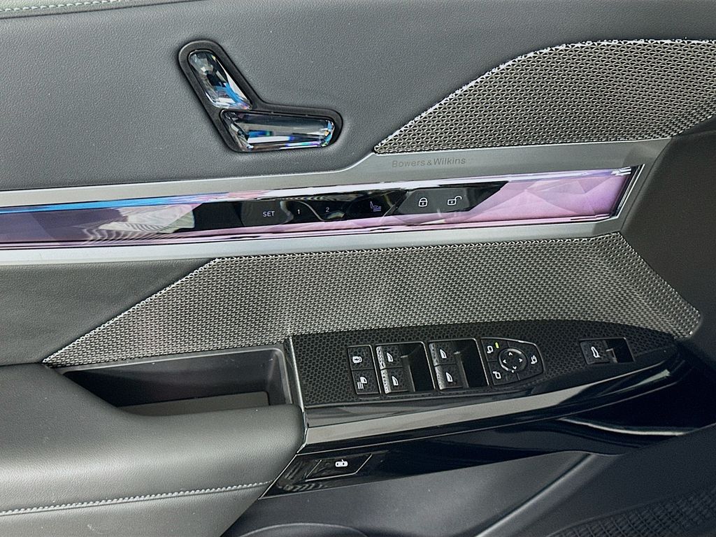 Thumbnail: 2023 BMW 7 Series - 18