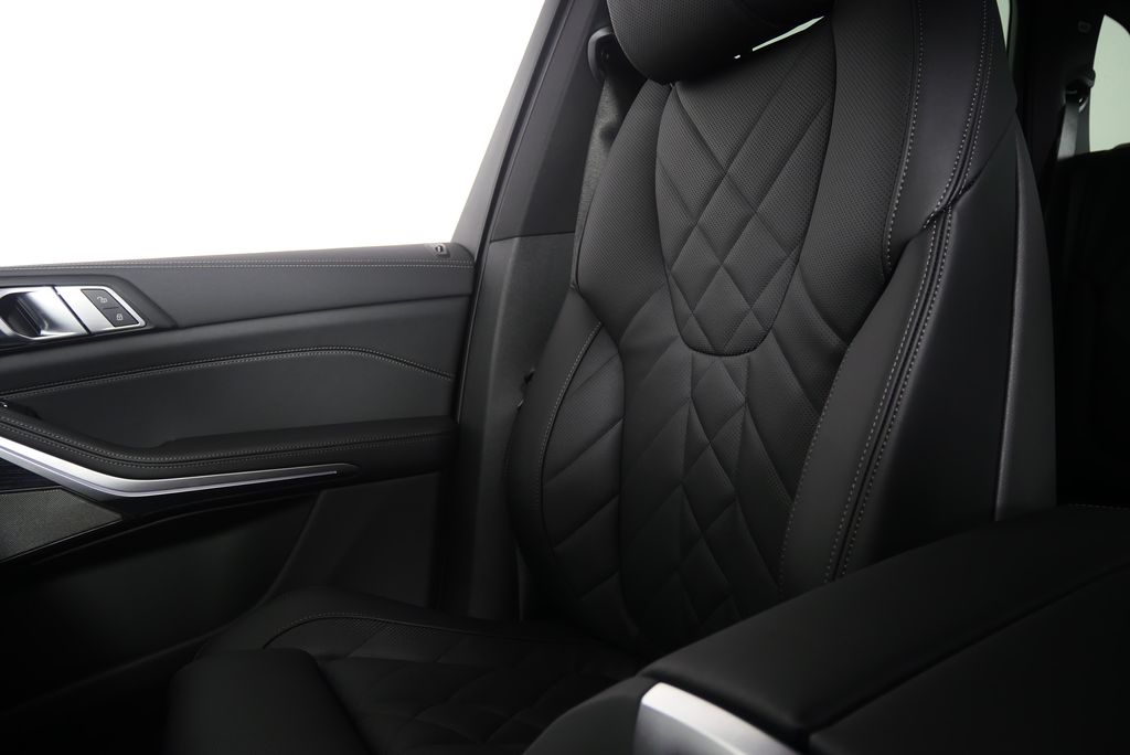 Thumbnail: 2026 BMW X5 - 21