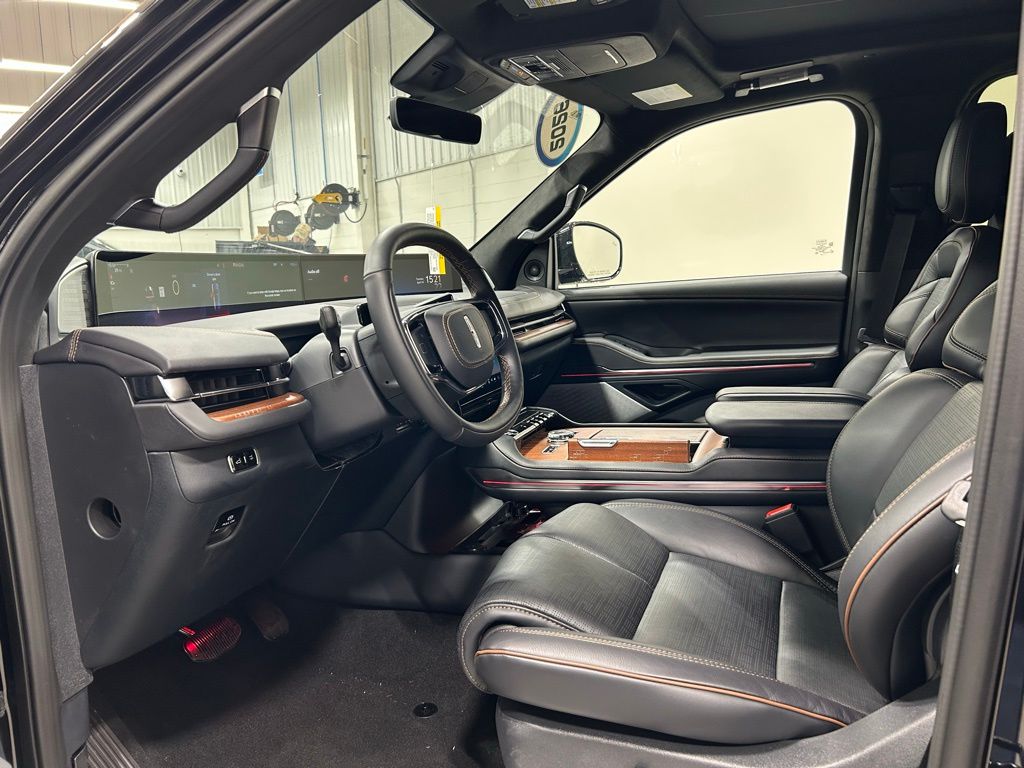 new 2026 Lincoln Navigator L car, priced at $130,970