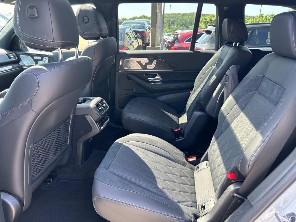 Thumbnail: 2025 Mercedes-Benz GLS - 20