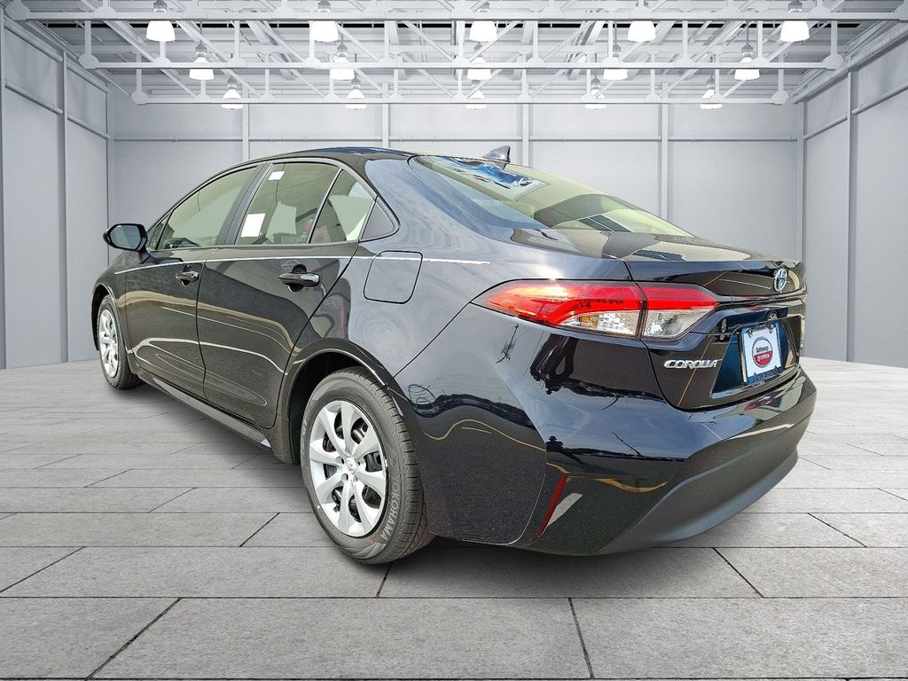 2025 Toyota Corolla LE 4
