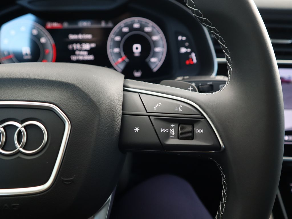 Thumbnail: 2026 Audi Q7 - 14