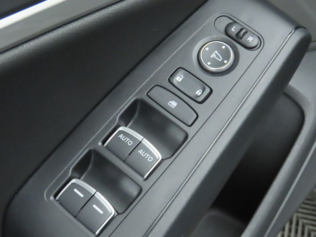 Thumbnail: 2023 Acura Integra - 23