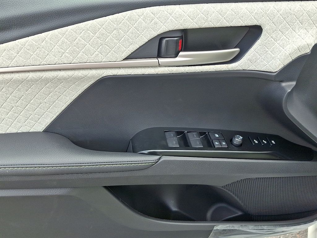 Thumbnail: 2025 Toyota Camry - 12