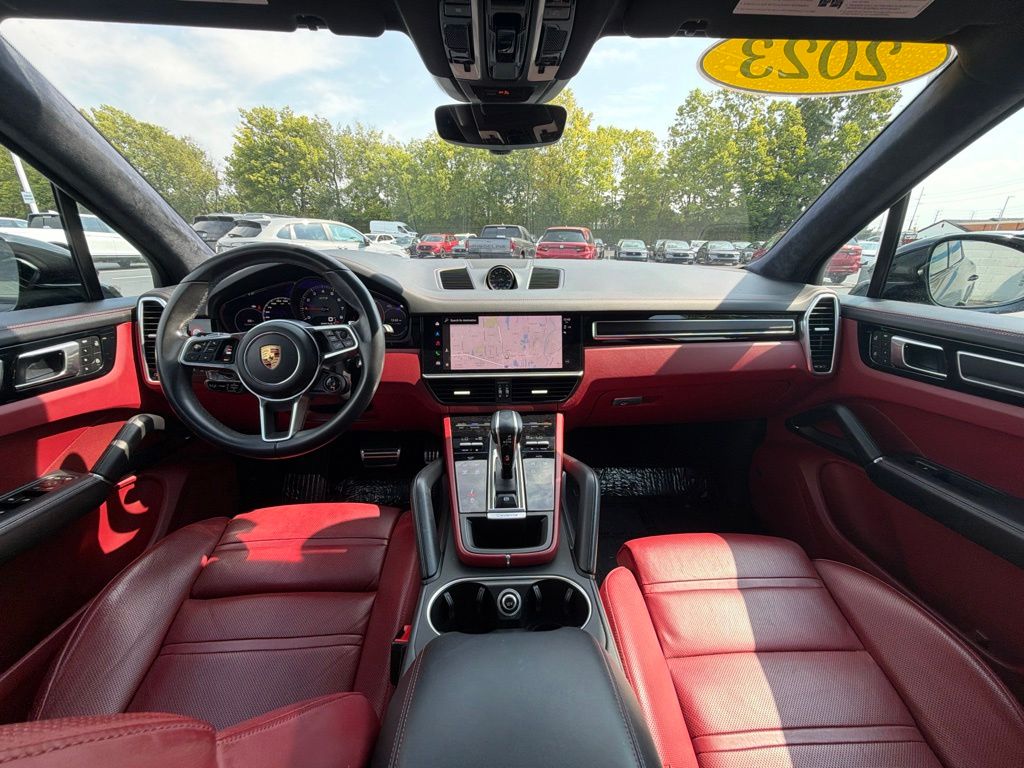 Thumbnail: 2023 Porsche Cayenne - 12