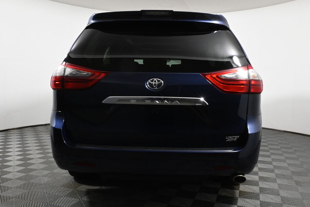 2020 Toyota Sienna SE Premium 7