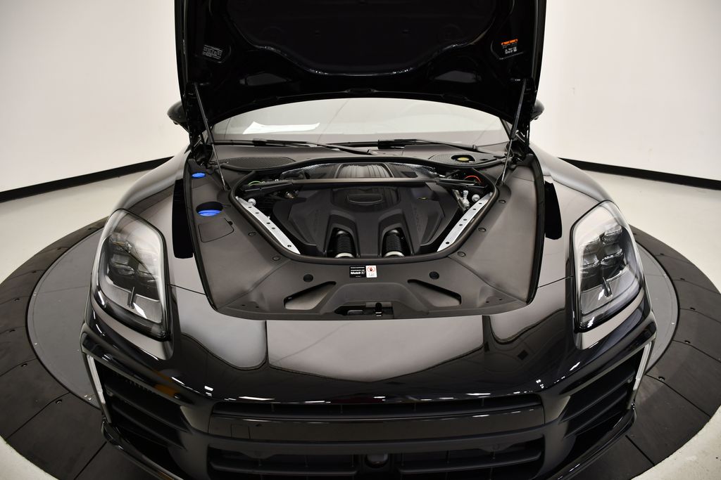 Thumbnail: 2026 Porsche Panamera - 13