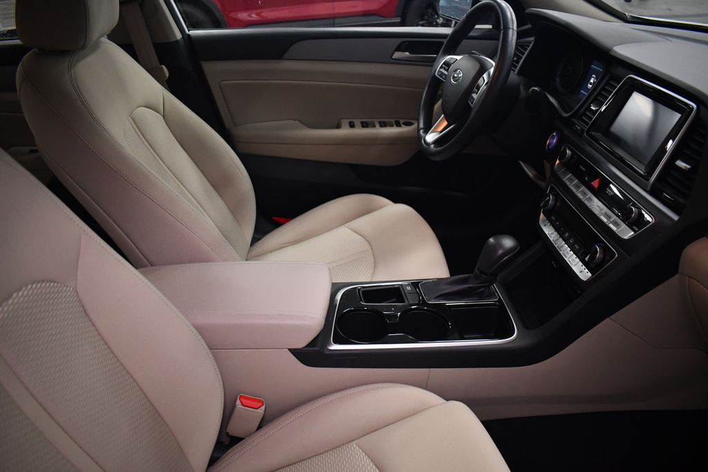Thumbnail: 2019 Hyundai Sonata - 32