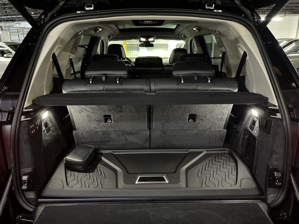 Thumbnail: 2026 BMW X7 - 25