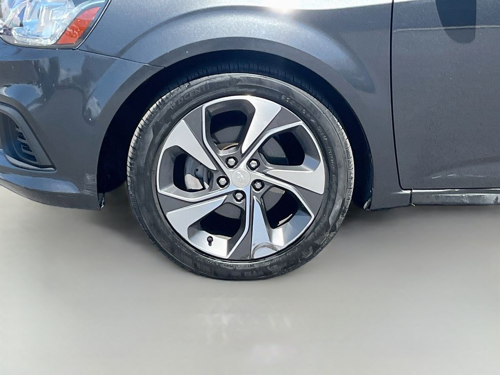 Used 2020 Gray Chevrolet Premier image 28