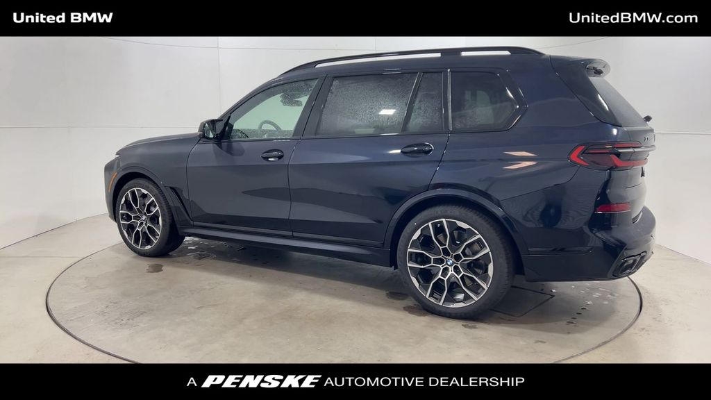 2025 BMW X7 M60i 6