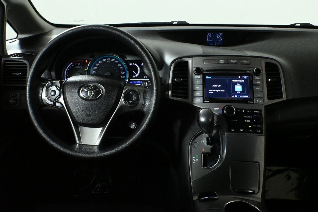 2015 Toyota Venza LE 17
